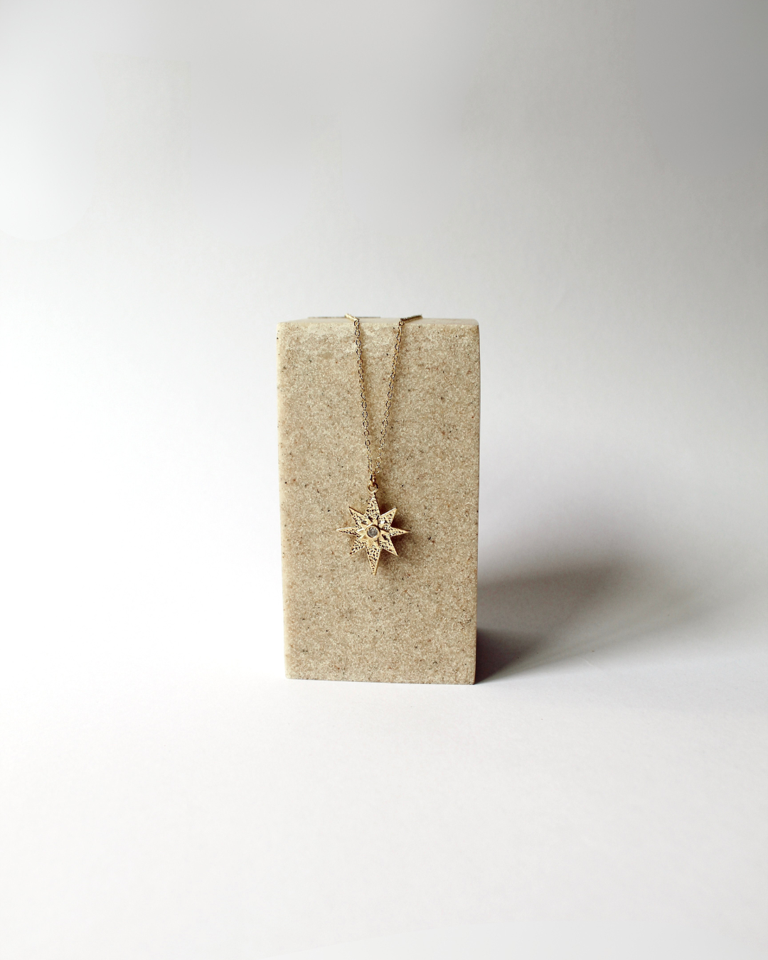 Collar estrella guía bañado en oro 18k