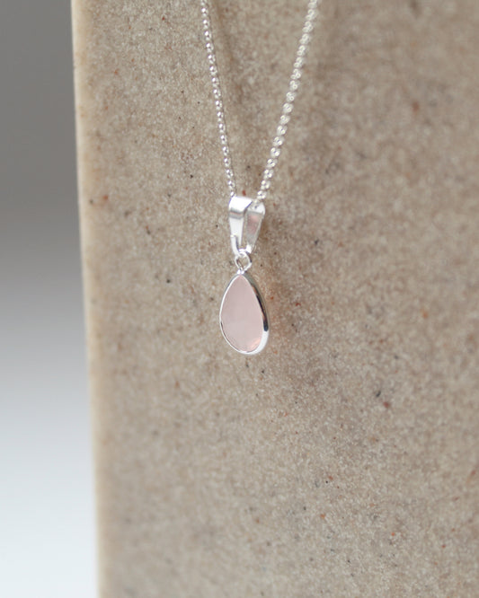 Collar cuarzo rosado bañado en plata 925